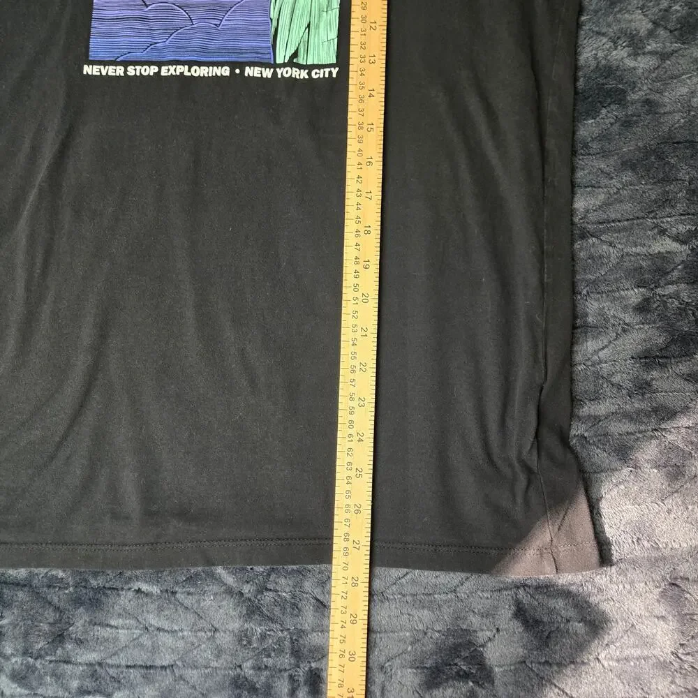 The North Face New York T-Shirt Statue of Liberty Logo Poly Blend - Size M